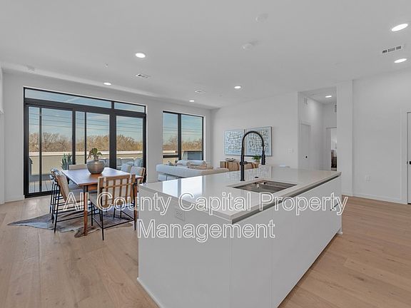 3rd image of 2209 S 1st St #403