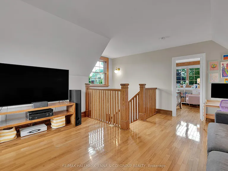 50 Willard St — Photo 37