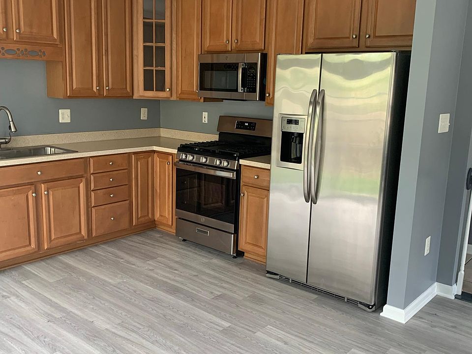 1st image of 310 London Downs Cir