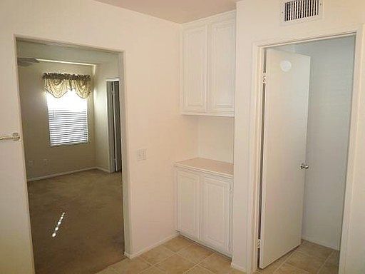 5th image of 28386 Mayfair Dr