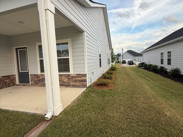 237 Andrews Ln — Photo 2