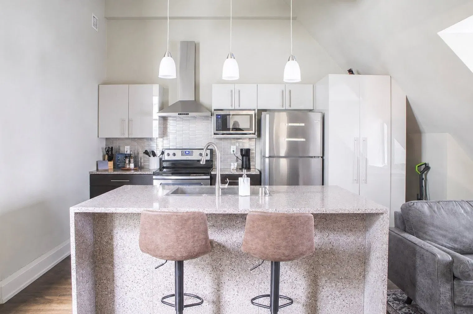 1 bed, 1.0 bath, 624 sqft, $3,428 — Photo 4
