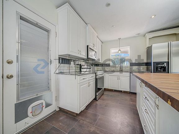 4th image of 2540 Sistina St