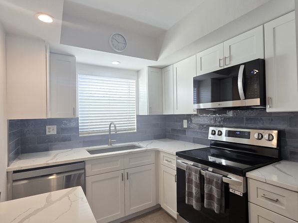 9200 Midnight Pass Rd APT 10