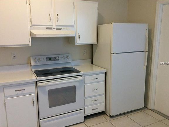 3rd image of 3294 Cloverplace Dr