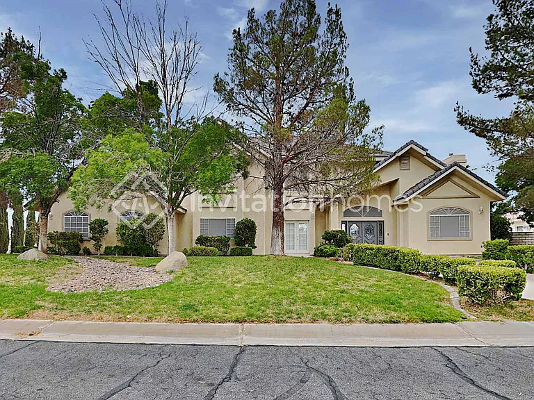 8460 Del Vista Ct — Photo 1