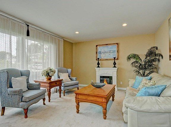 29256 Trailway Lane Agoura-Living room 2