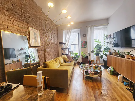 Rented by RELEASE NY | media 1