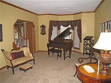 5th image of 9933 Royal Valley Dr