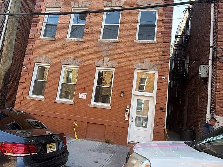 10 School St #G1 — Photo 3