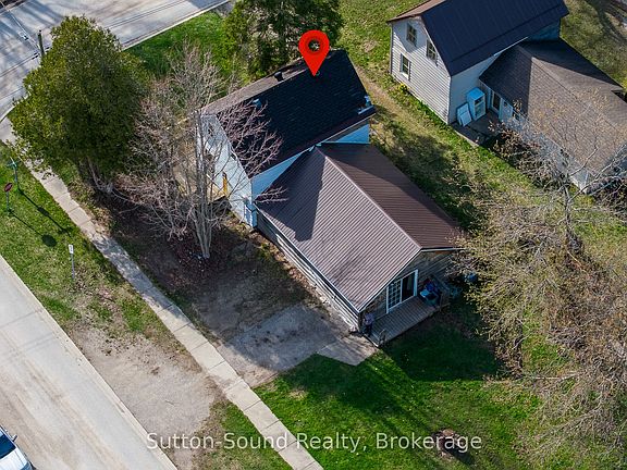 3rd image of 486 Elizabeth St