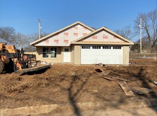 1183 SW Seabrook Ave, Topeka, KS 66604