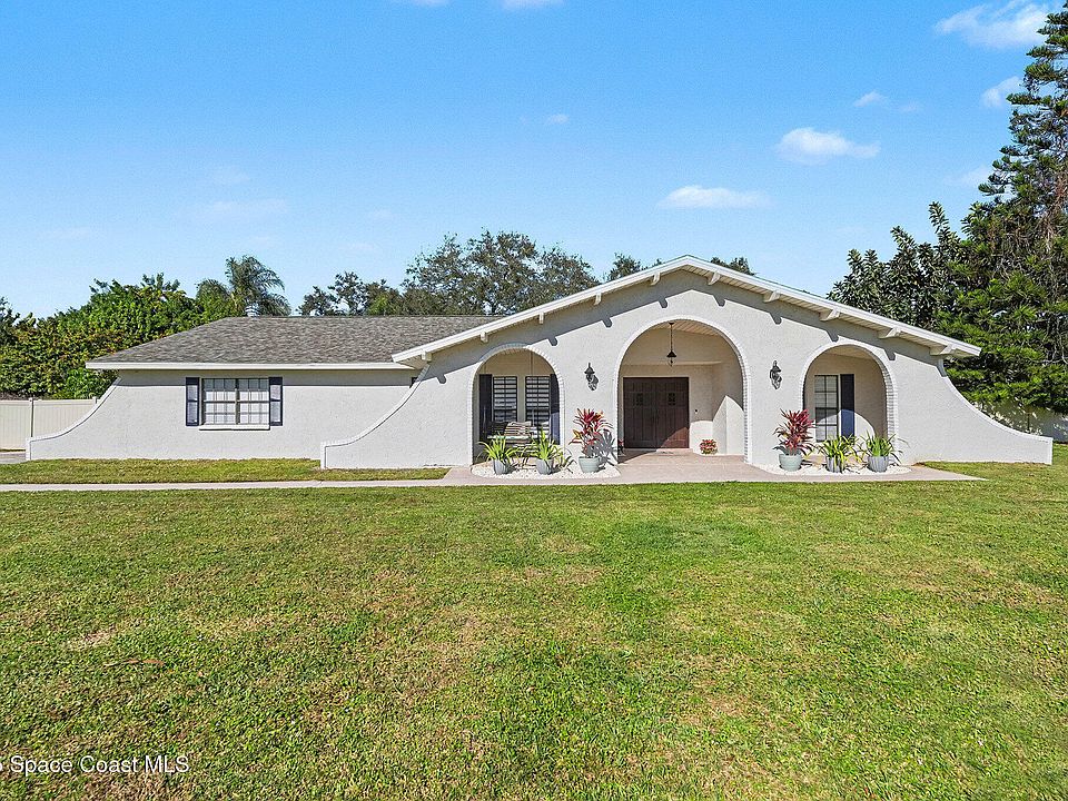 1st image of 500 Bella Capri Dr