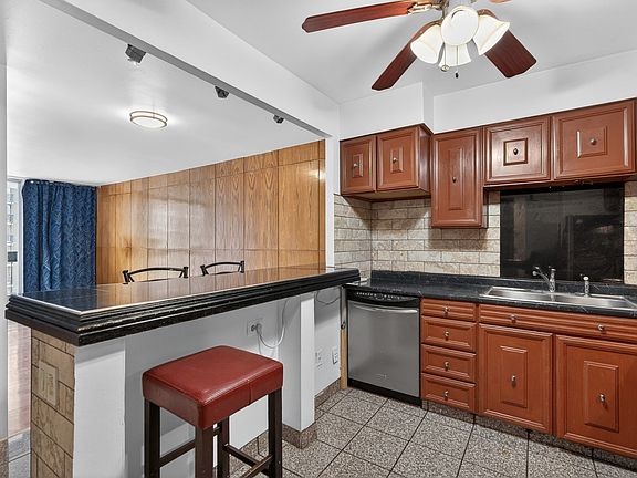 5th image of 5901 N Sheridan Rd APT 7G
