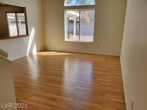 2nd image of 1916 Green River St