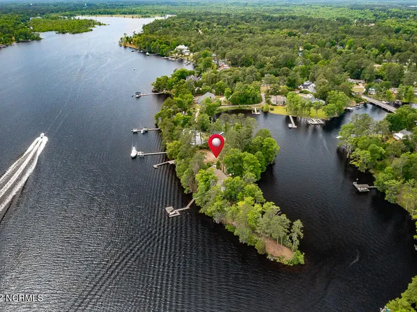 102 Wilson Point Road, Trent Woods, NC 28562