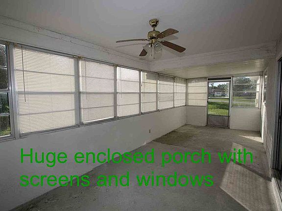4th image of 1197 SW Sarto Ln