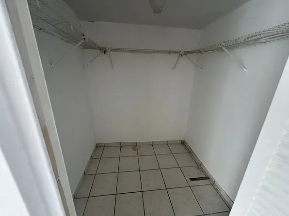 2025 NE 164th St APT 216, North Miami Beach, FL 33162
