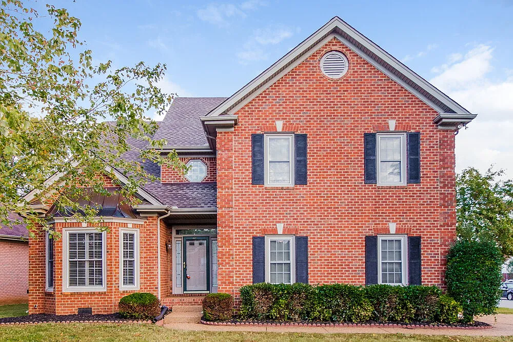 3 bed, 2.5 bath, 2787 sqft, $3,620 — Photo 1