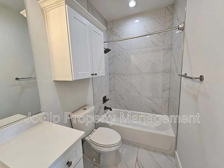 2620 Valley View Ln #102 — Photo 34