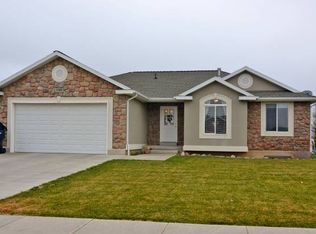 1184 W 1460 N, Clinton, UT 84015