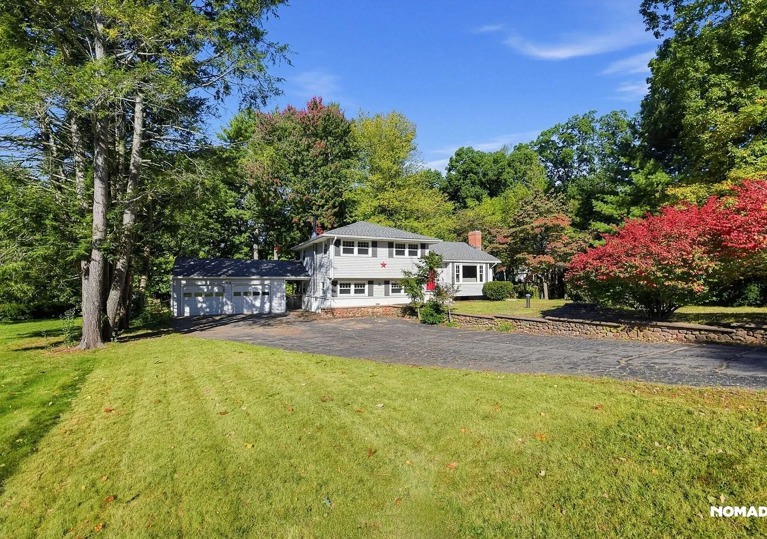 Charming 3BR House in South Windsor — Photo 3