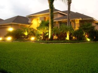 5216 Laurel Pointe Dr, Valrico, FL 33596