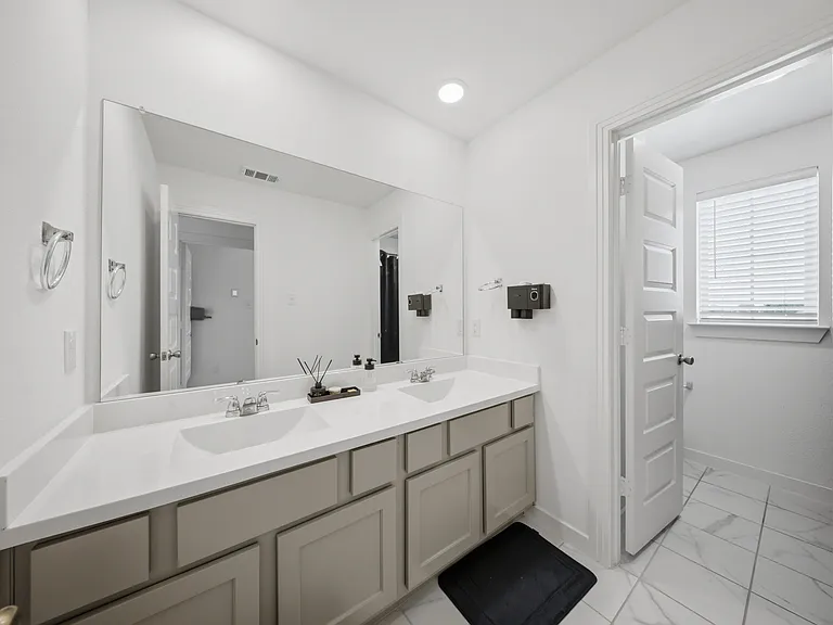 2384 Neff Ln — Photo 9