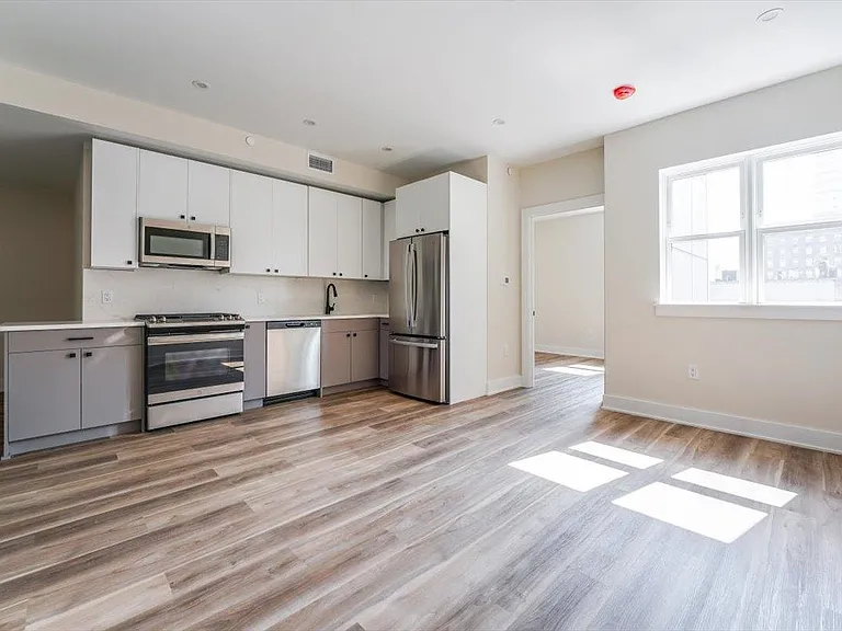 237 Washington St #401 — Photo 3