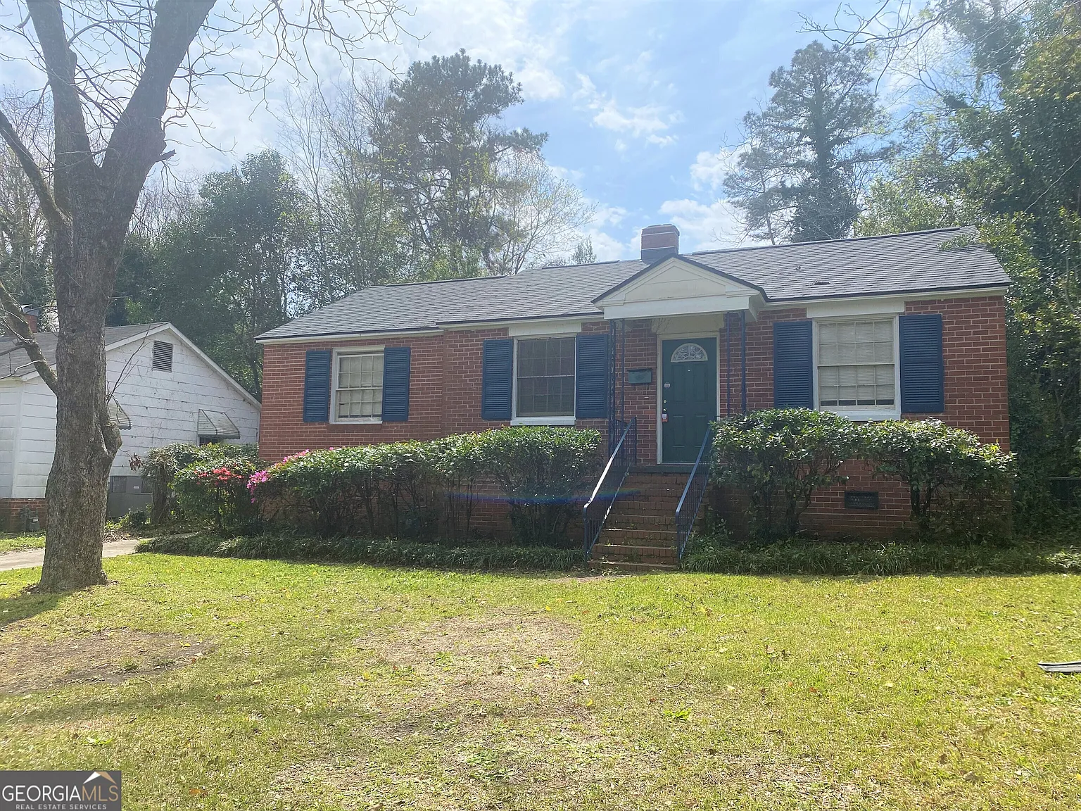3338 Shaw Dr photo 1
