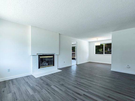 3rd image of 1638 168th Ave NE