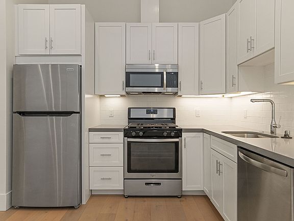 3rd image of 2174 California St APT D