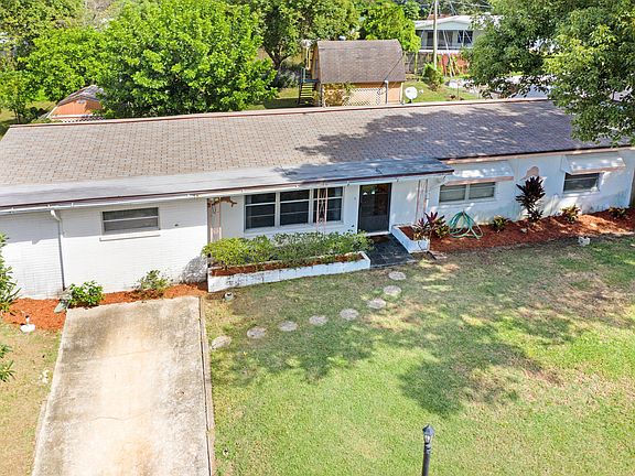 4th image of 1765 Golfview Dr