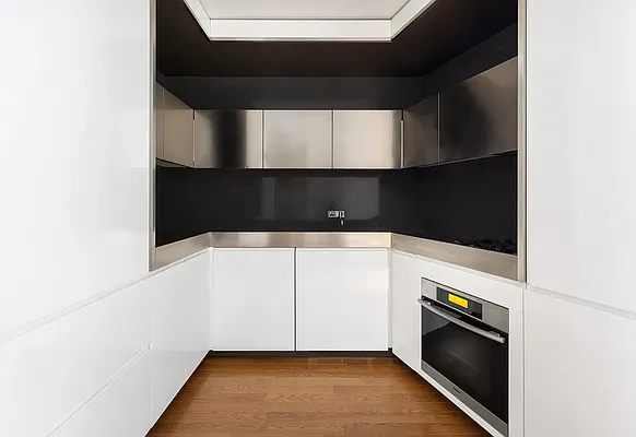 Rented by SERHANT. | media 5
