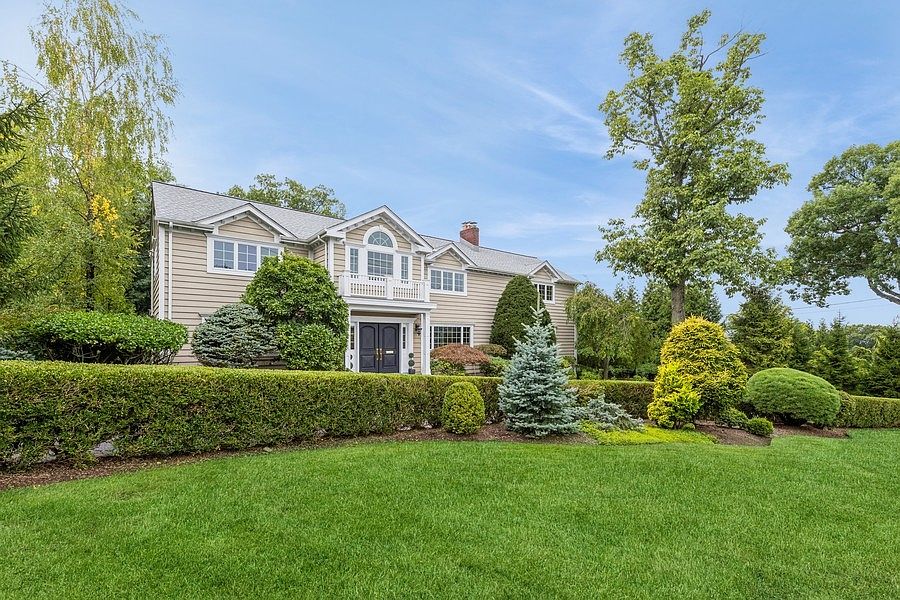 1st image of 166 Churchill Rd