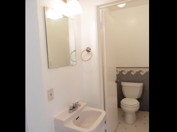 4th image of 14333 Albers St APT 2
