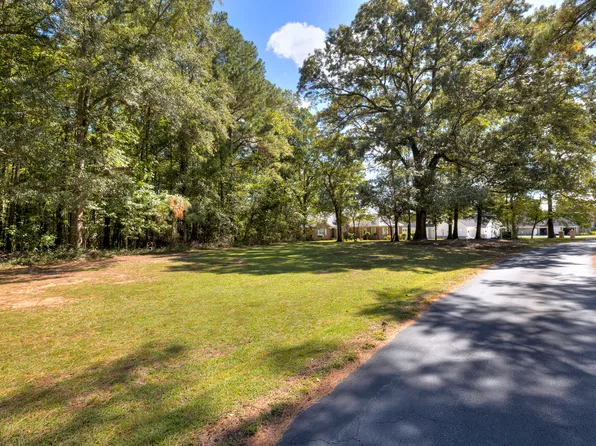268 Plantation Dr, Manning, SC 29102