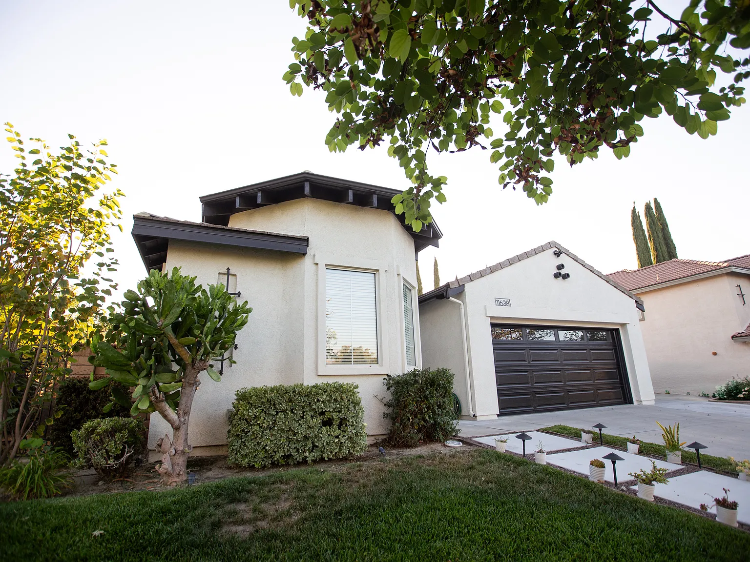 4 bed, 2145 sqft, $4,000 — Photo 2