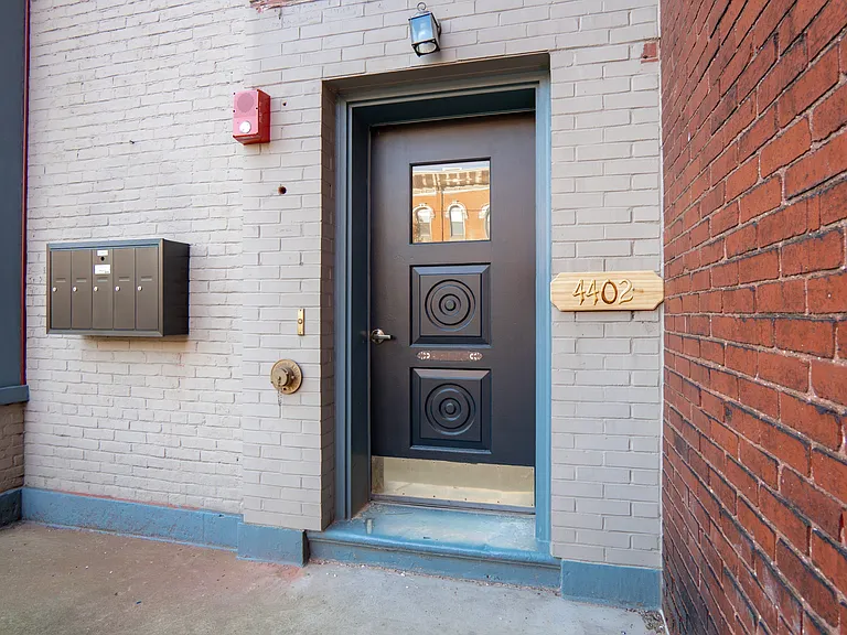 4402 Butler St #201 — Photo 12