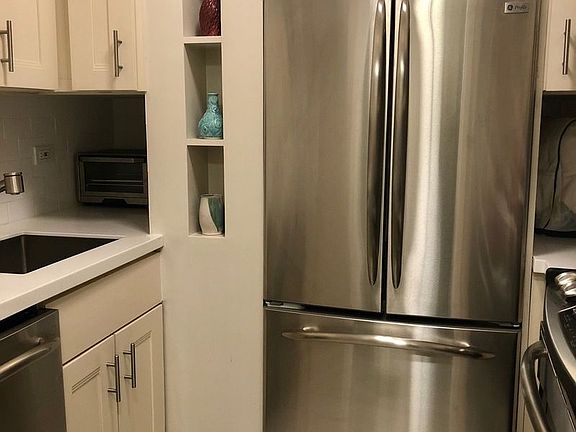 5th image of 301 E 64th St APT 5A