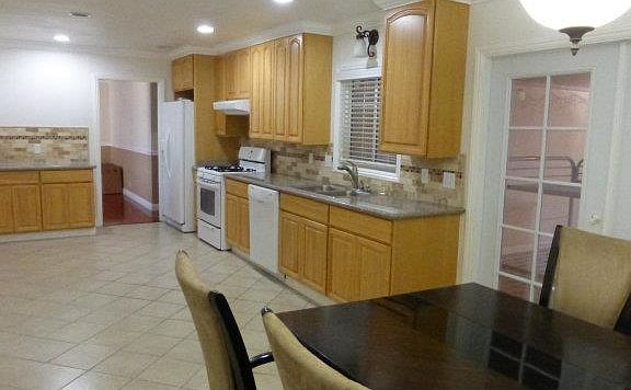 5th image of 1717 Berrywood Dr