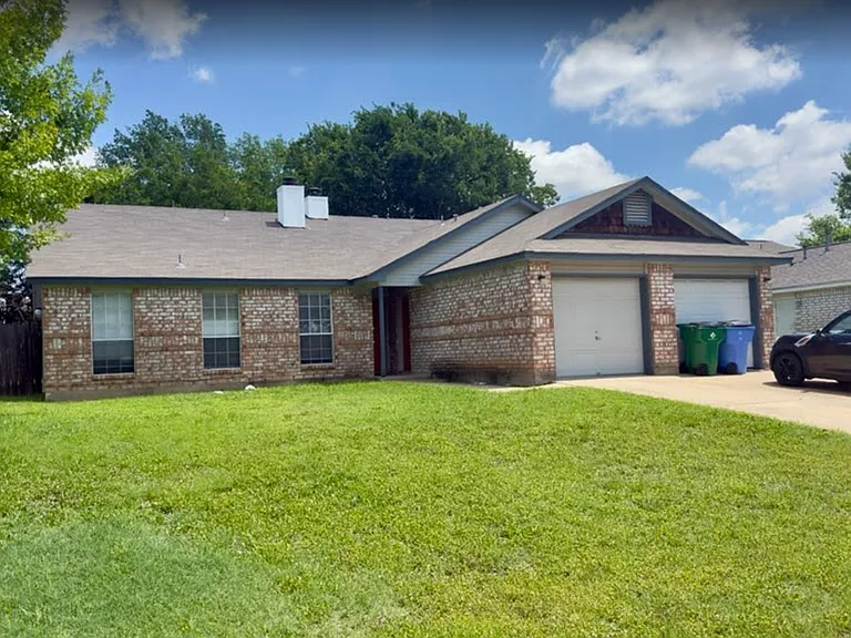 2306 Fuzz Fairway — Photo 1