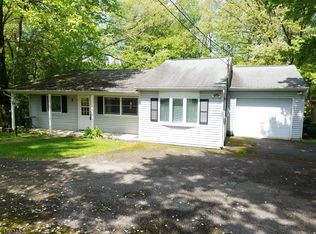 6 Ross Ct, Oak Ridge, NJ 07438