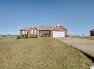 27822 Gretta Cir, Ardmore, AL 35739