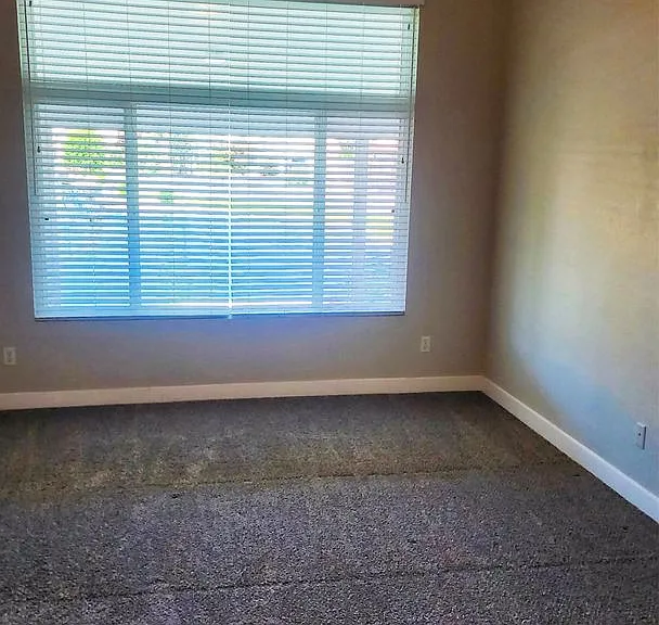 1382 E Butler Cir — Photo 14
