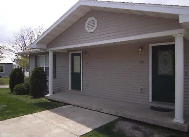 1st image of 301 E Elm St