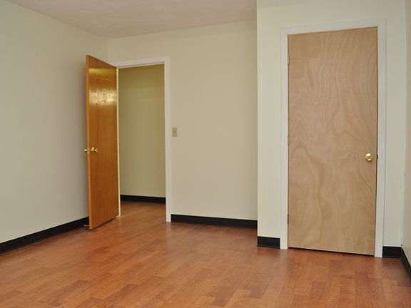 4th image of 1302 Elmwood Ave