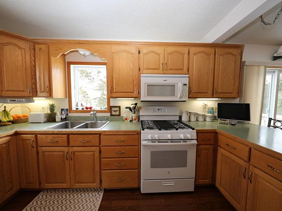 3rd image of 6537 Deerwood Ln