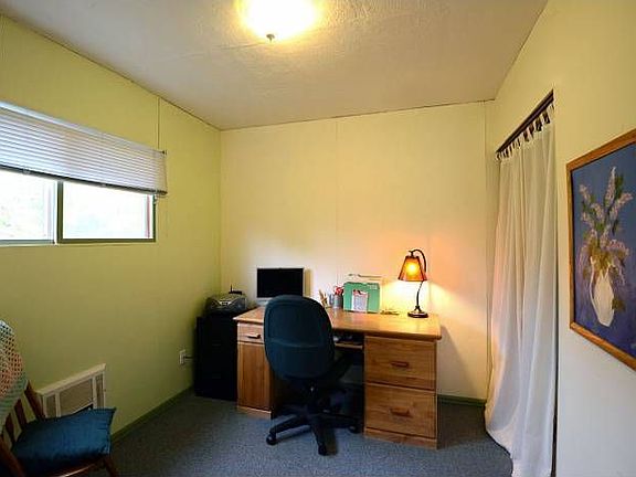 Bedroom/Office