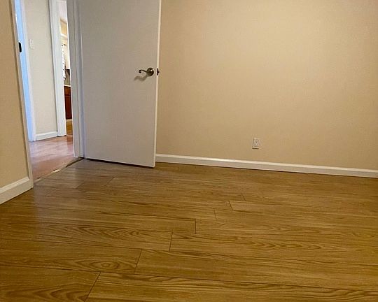 3rd image of 14319 Tiara St